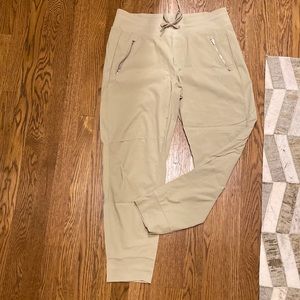 Athleta Trekkie Joggers tan size 12